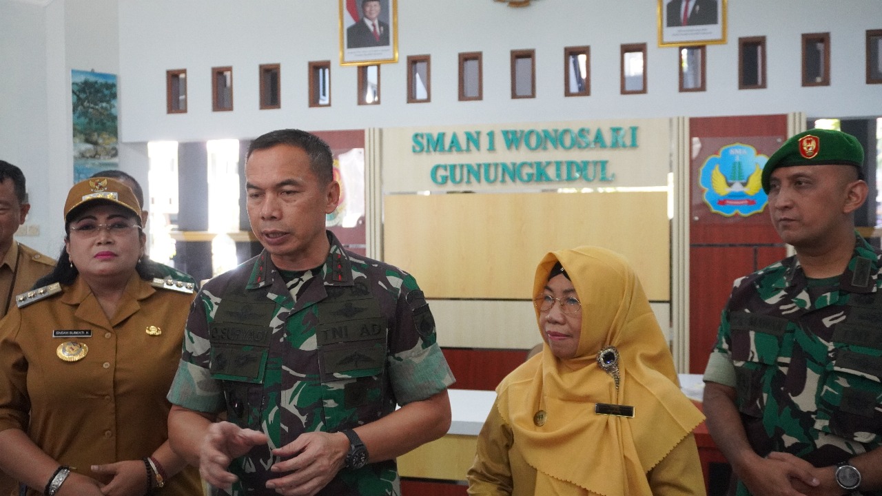Pangdam IV Diponegoro Pantau Pelaksanaan MBG di SMAN 1 Wonosari Gunungkidul
